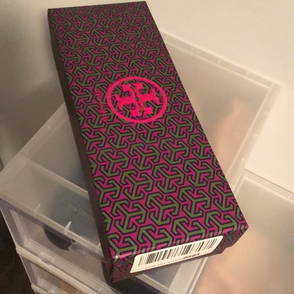 Tory Burch sandal shoe box size 10 (29cmX11cmX7cm) - Picture 1 of 2